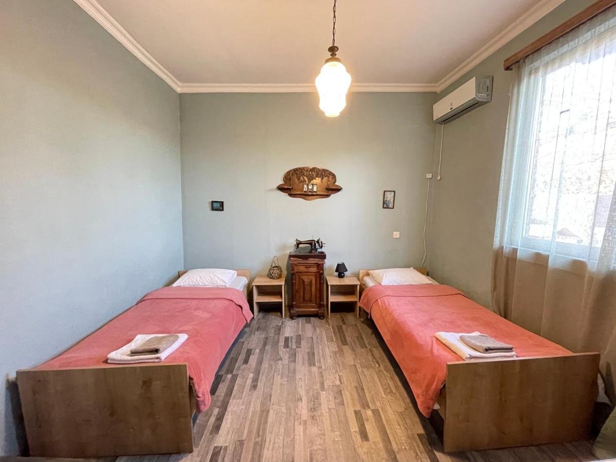 Talaveri Apartment In Old Tbilisi Exteriör bild