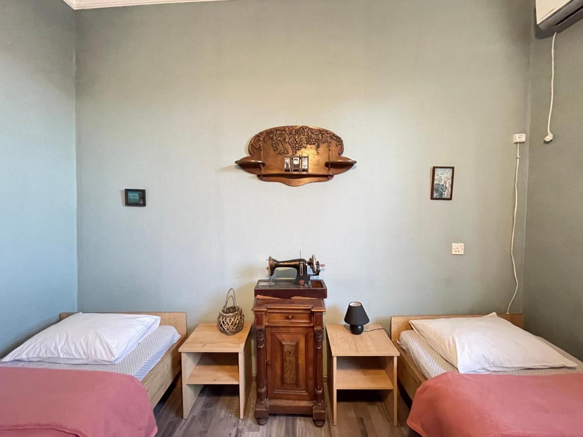 Talaveri Apartment In Old Tbilisi Exteriör bild