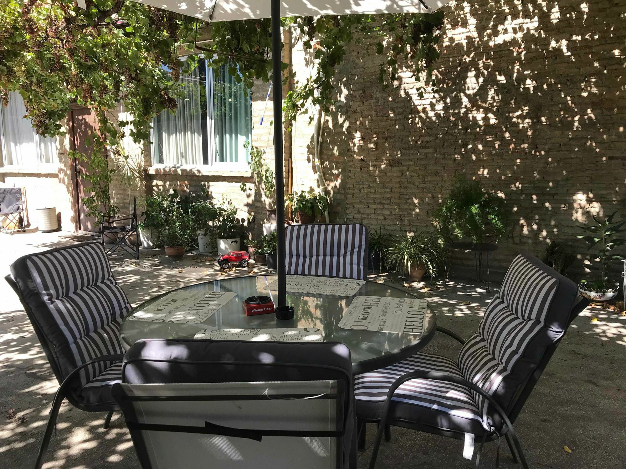 Talaveri Apartment In Old Tbilisi Exteriör bild